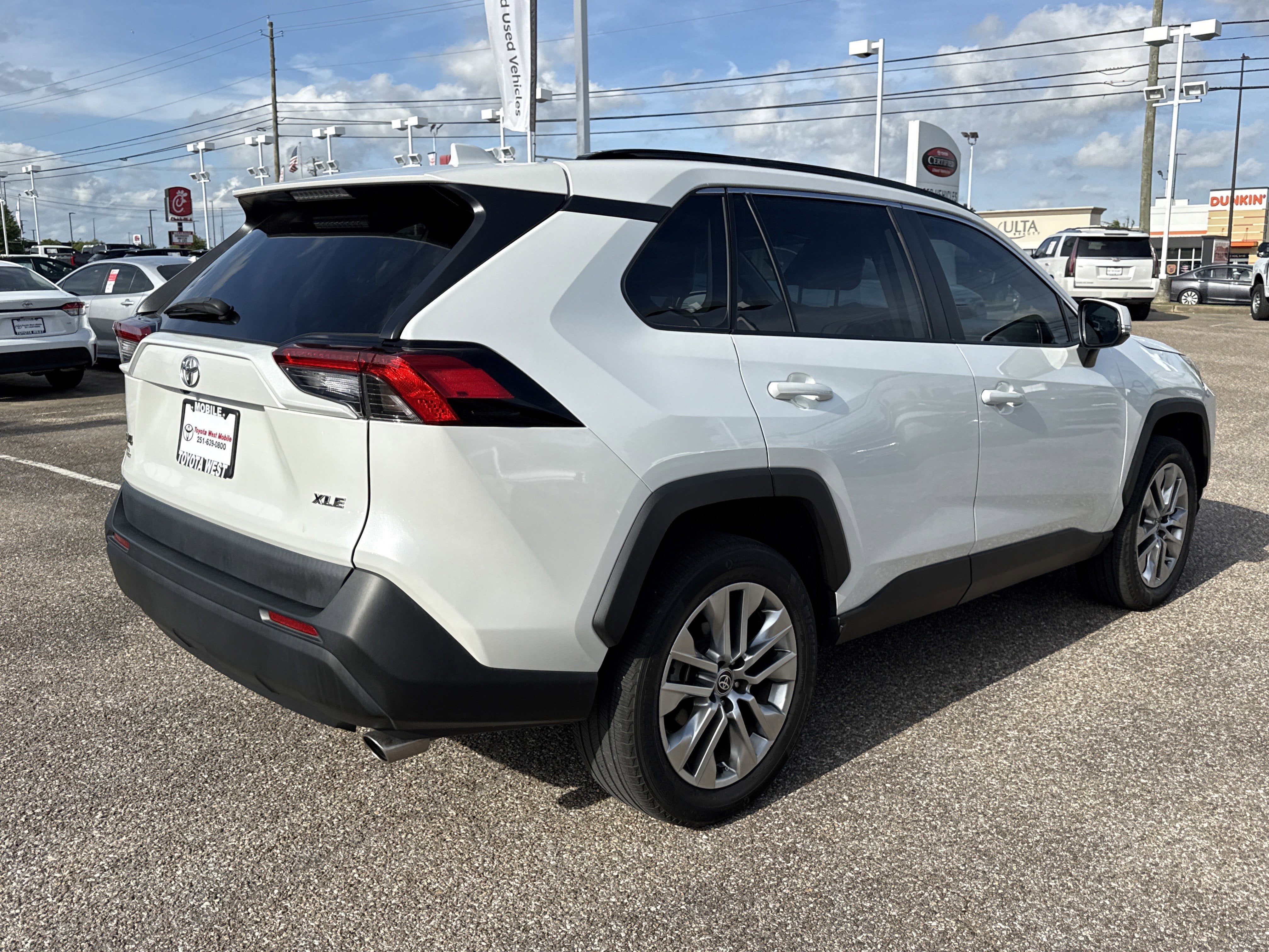 2023 Toyota RAV4 XLE Premium
