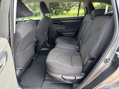 2021 Toyota Highlander LE