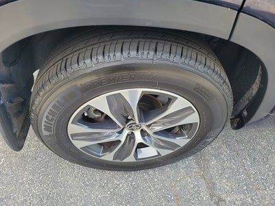 2023 Toyota Highlander Base