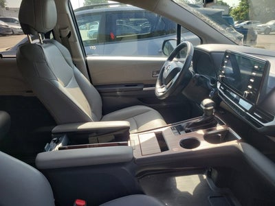 2024 Toyota Sienna XLE