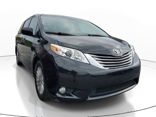 2017 Toyota Sienna XLE Auto Access Seat